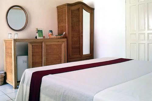 Whispering Palms Island Resort Bacolod Dış mekan fotoğraf